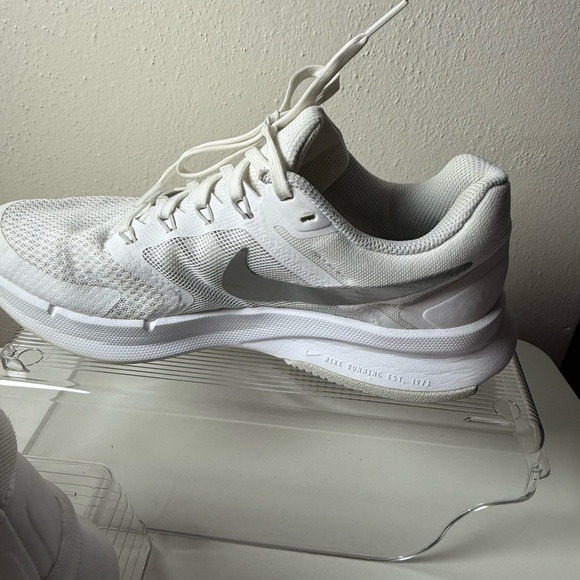 Nike Women's White and Silver Sneakers - Picture 5 of 9